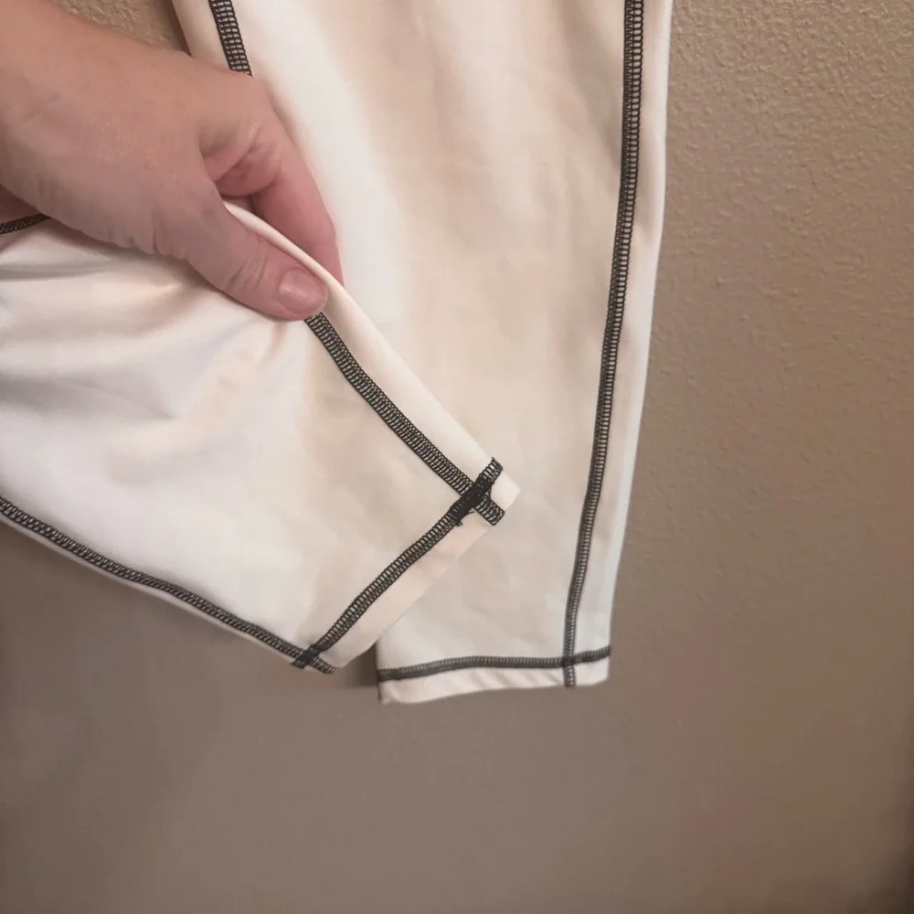 WEWOREWHAT Contrast Stitch Leggings‎